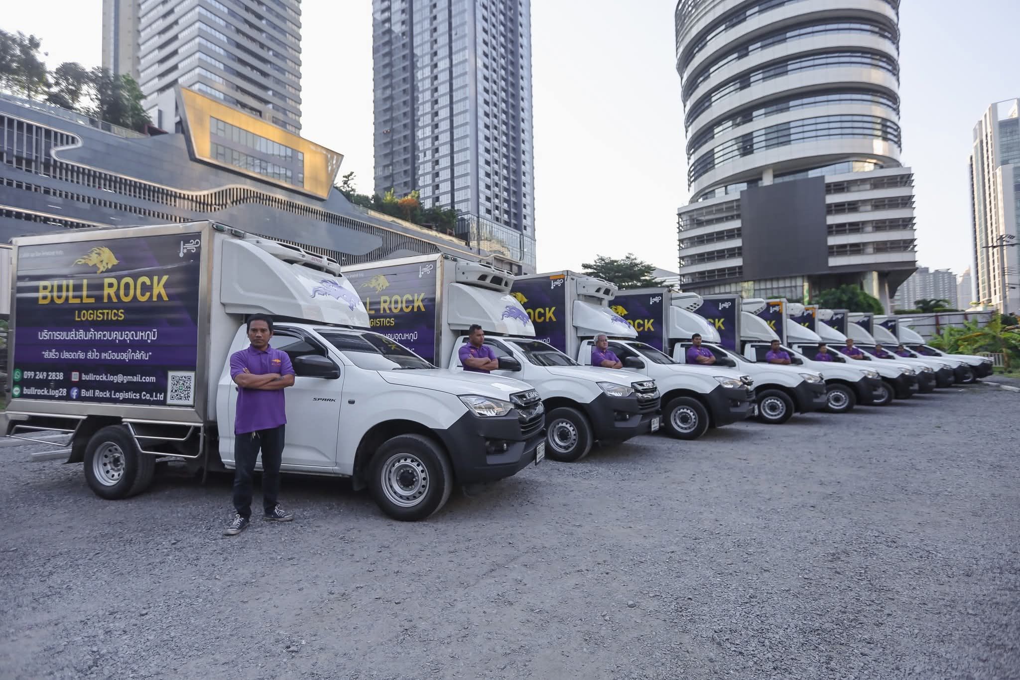 ทีมงานและกองรถ BULLROCK EXPRESS